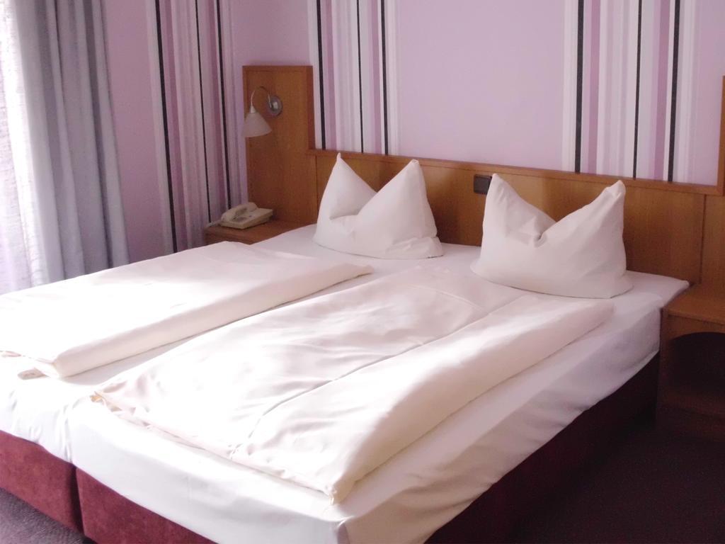 Mucha Ohg Hotel Sembziner Hof Klink Ruang foto