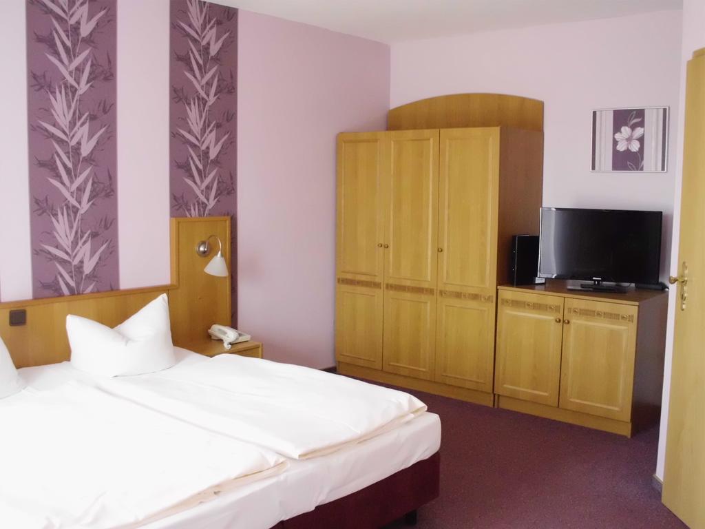 Mucha Ohg Hotel Sembziner Hof Klink Ruang foto